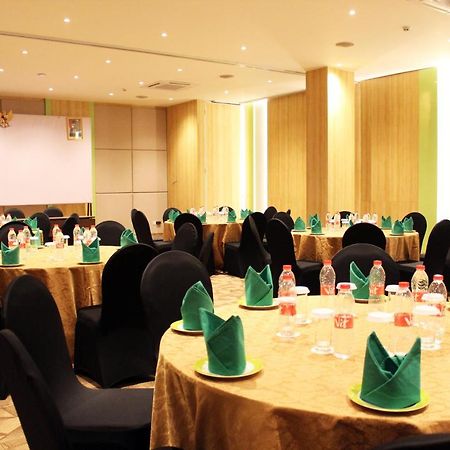 Zest Parang Raja Solo By Swiss-Belhotel International Bonorejo Zewnętrze zdjęcie