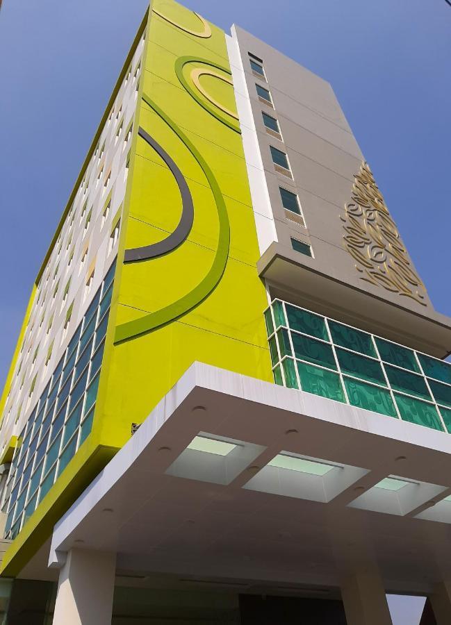 Zest Parang Raja Solo By Swiss-Belhotel International Bonorejo Zewnętrze zdjęcie