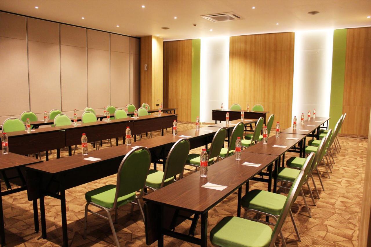 Zest Parang Raja Solo By Swiss-Belhotel International Bonorejo Zewnętrze zdjęcie